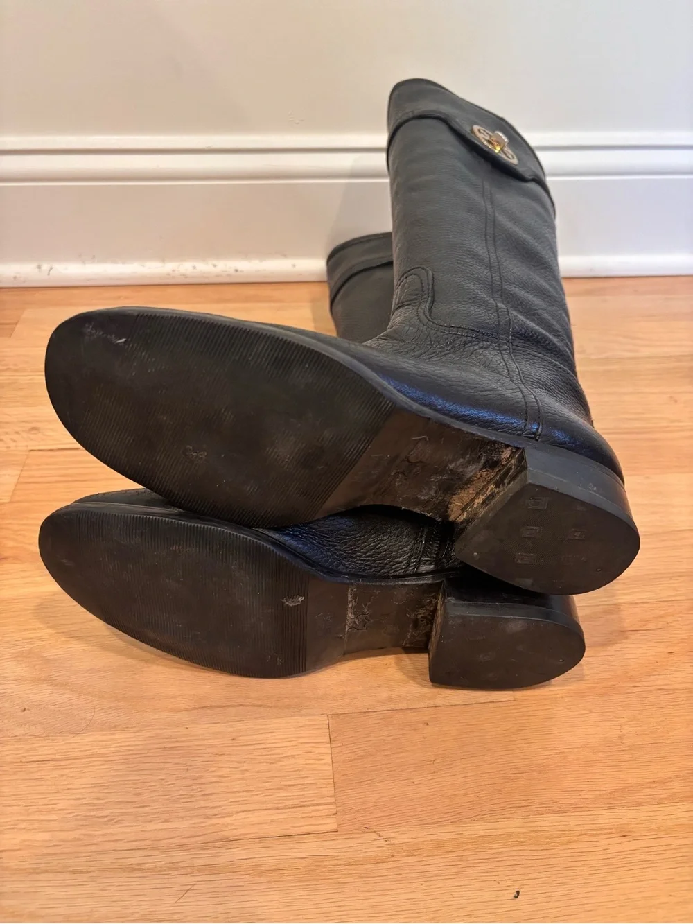 Tory Burch Selma riding boots in black pebbled leather size 8